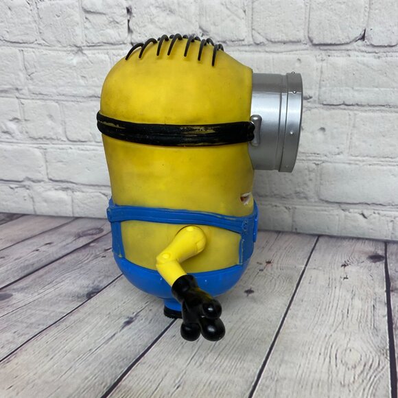 Despicable Me Talking Stuart Minion Toy 8 Inches Tall Used Tested Works - Picture 4 of 12